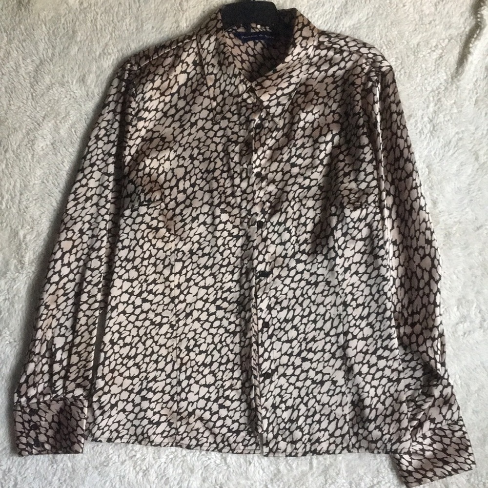 Long Sleeve Black and Gold Button-up Blouse